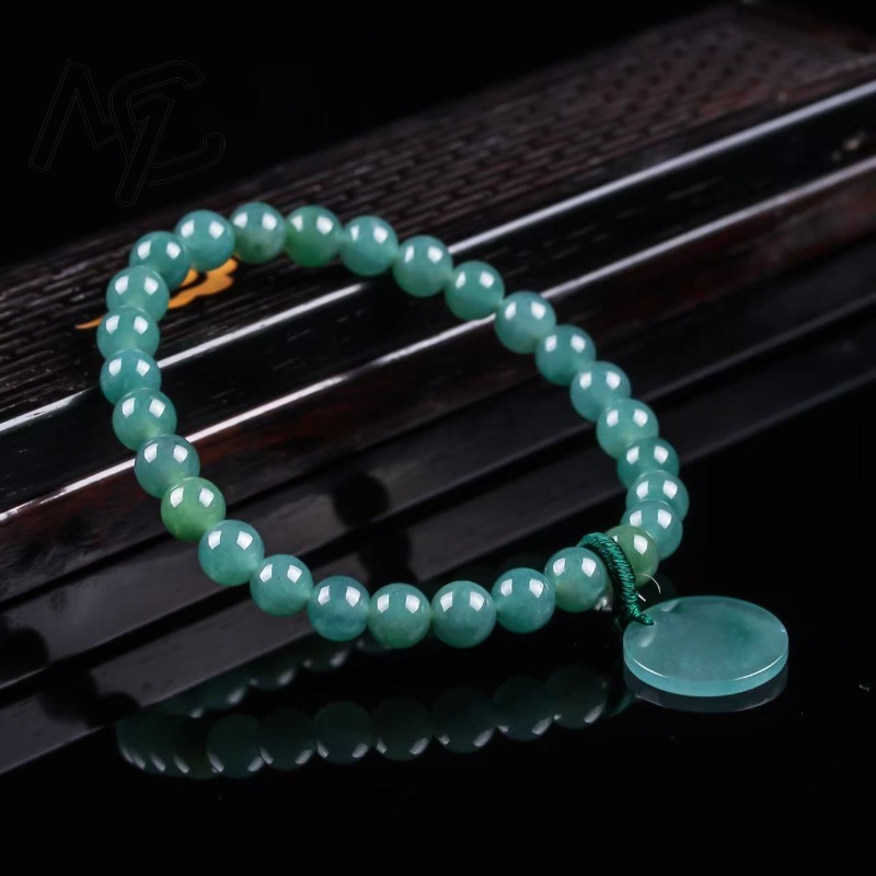 Natürlicher Jadeit Blauwasser- – Beading Bewertung und Preis